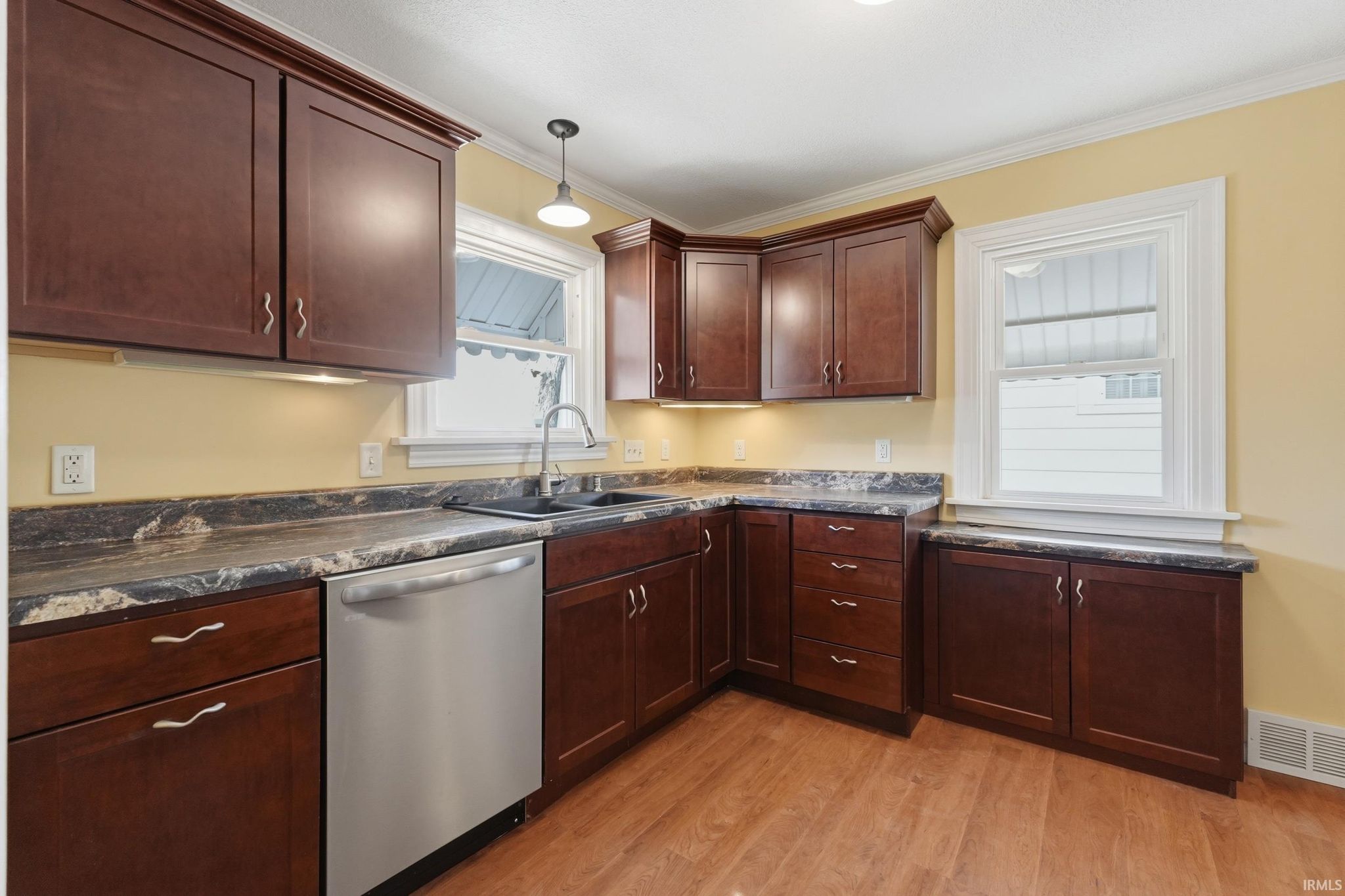 Image of 1611 Cherokee Road