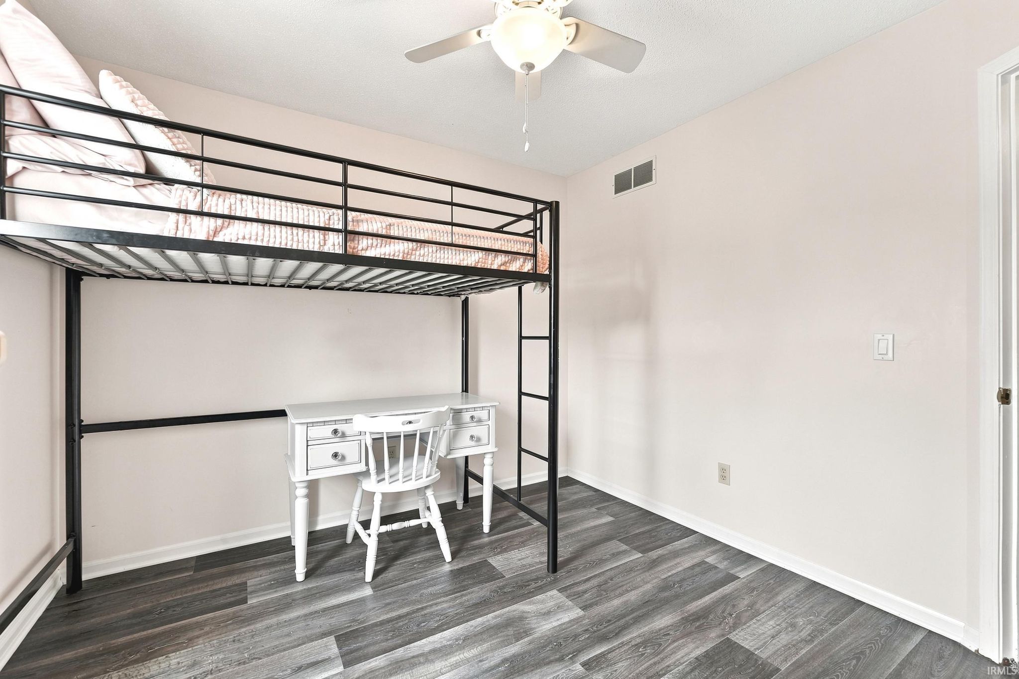 Image of 1222 Old Bridge Place