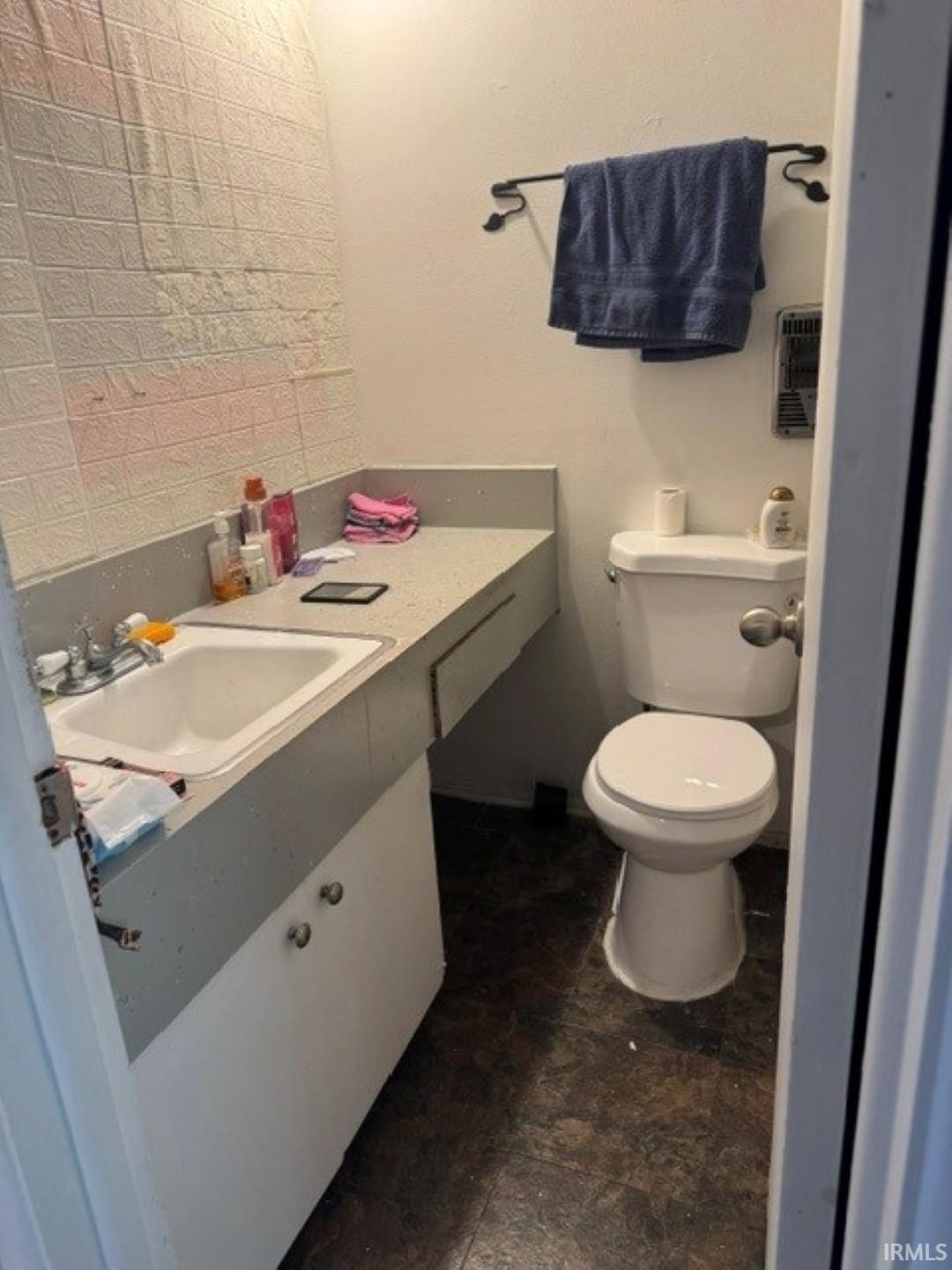 Image of 903 Edgewater Avenue